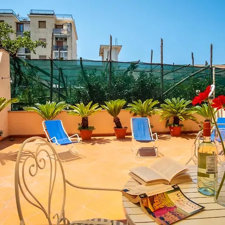 Bright House Апартаменты *